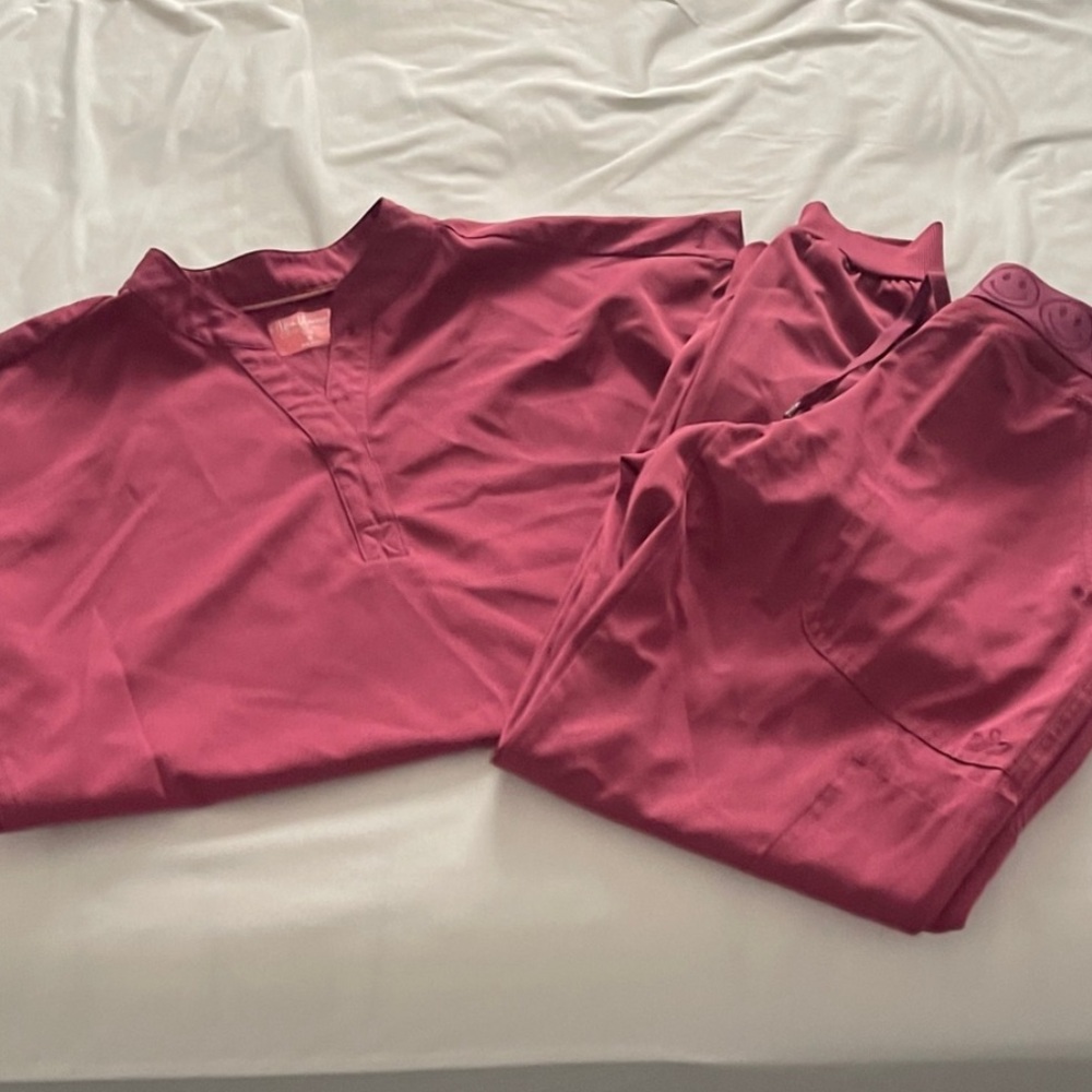 Women's Scrub Set